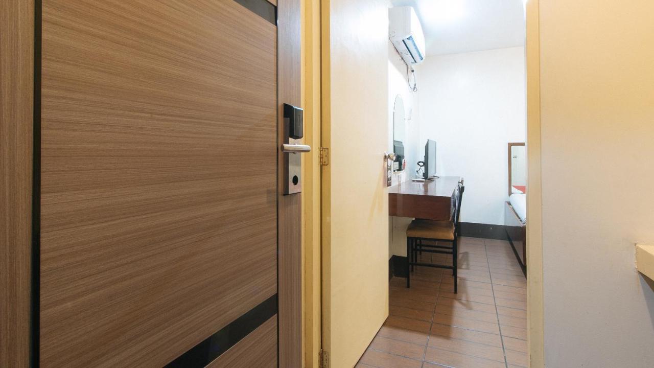 Reddoorz @ Riches Holiday Hotel Avenida Манила Екстериор снимка