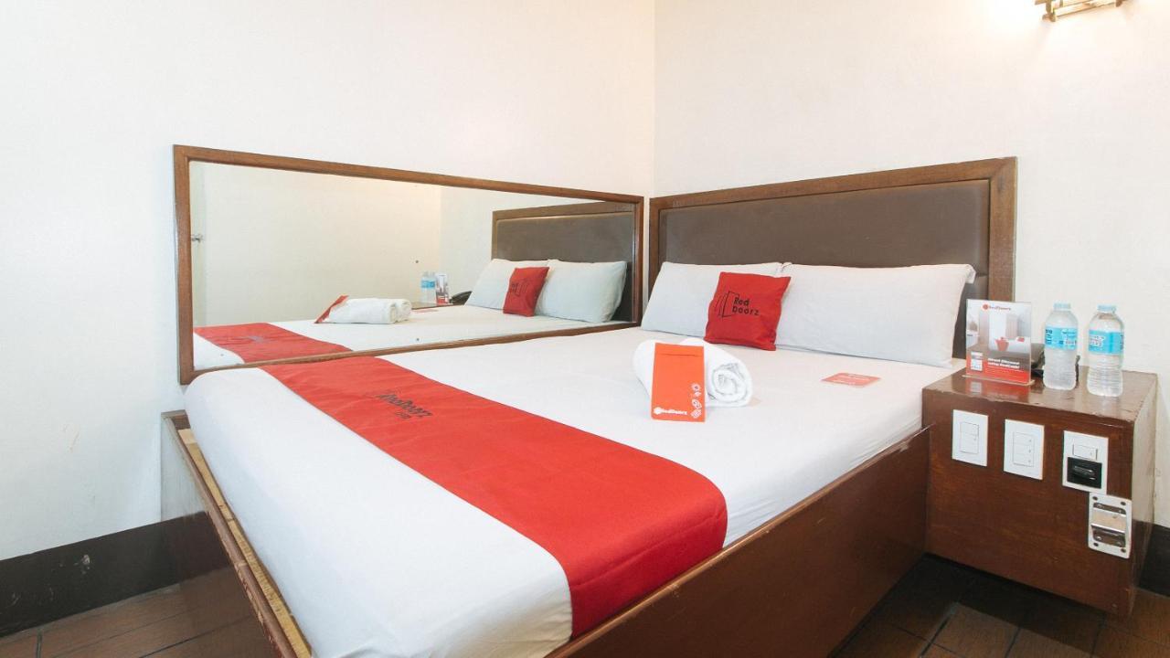 Reddoorz @ Riches Holiday Hotel Avenida Манила Екстериор снимка